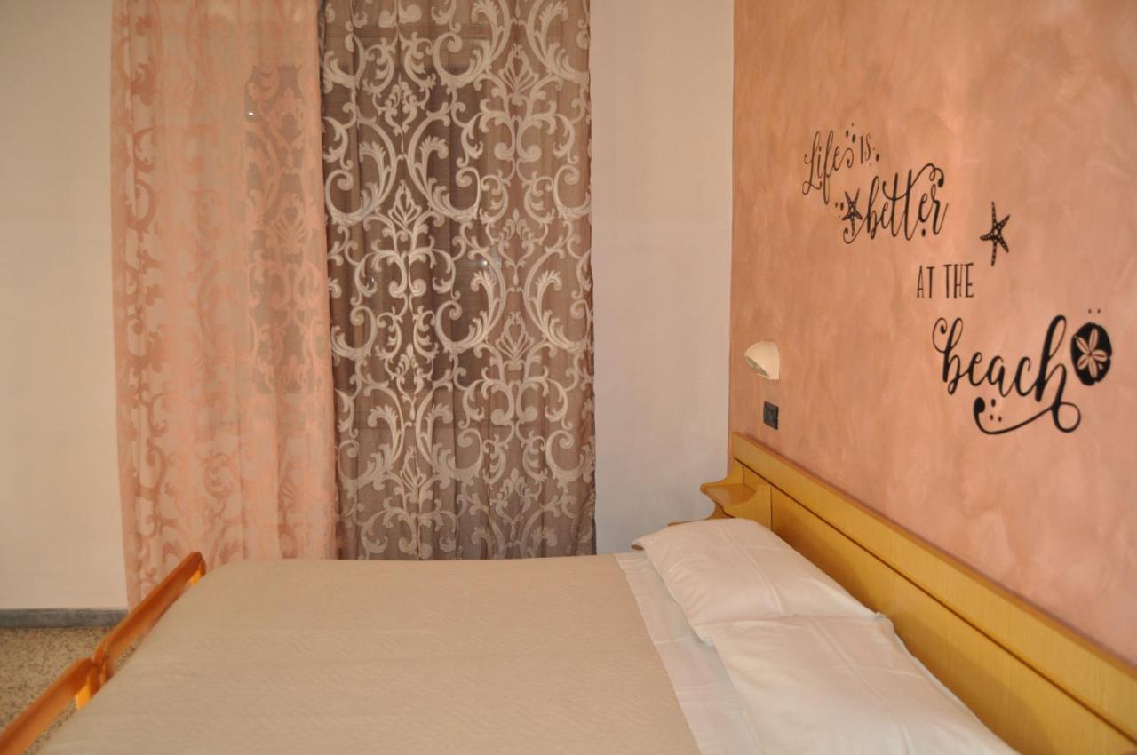 Hotel Rigobello Riccione Extérieur photo